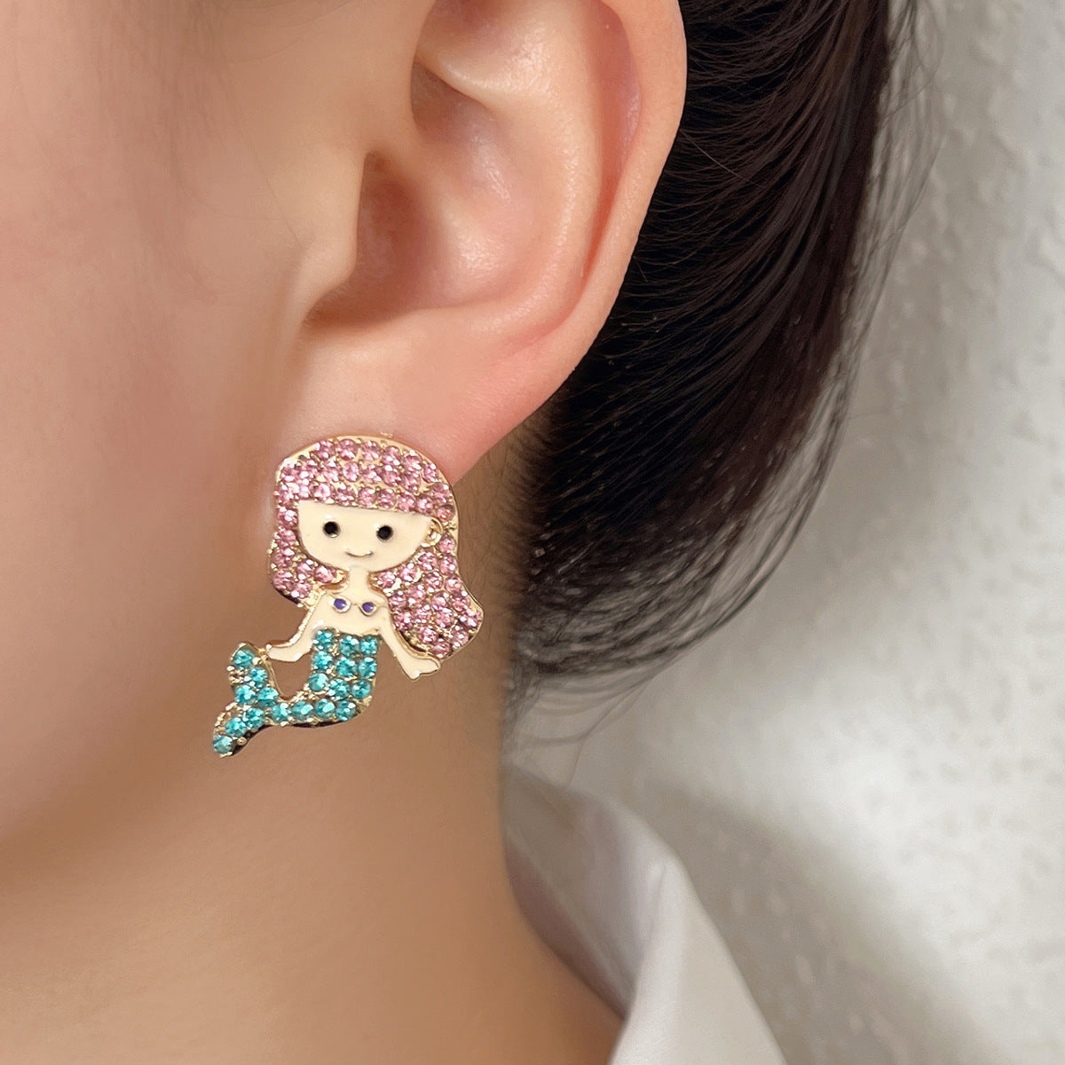 Charming Earring for Any Occasion