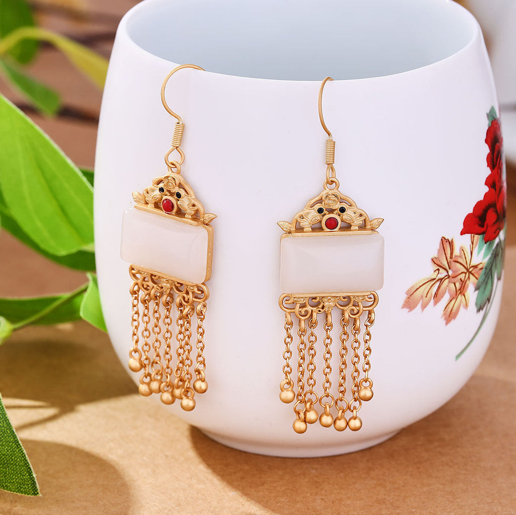 Elegant Gold Earring for Every Occasion