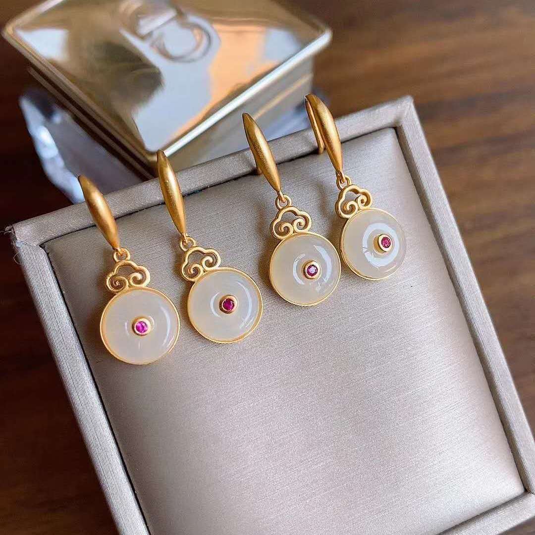 Beautiful Silver Earring with Unique Style