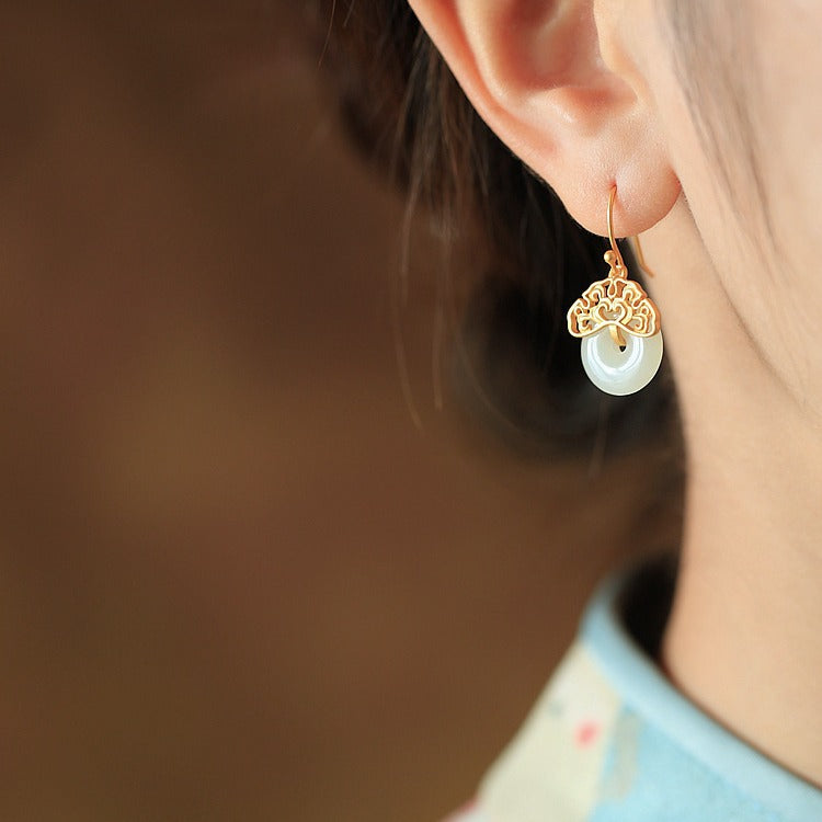 Elegant Gold Earring for Every Occasion
