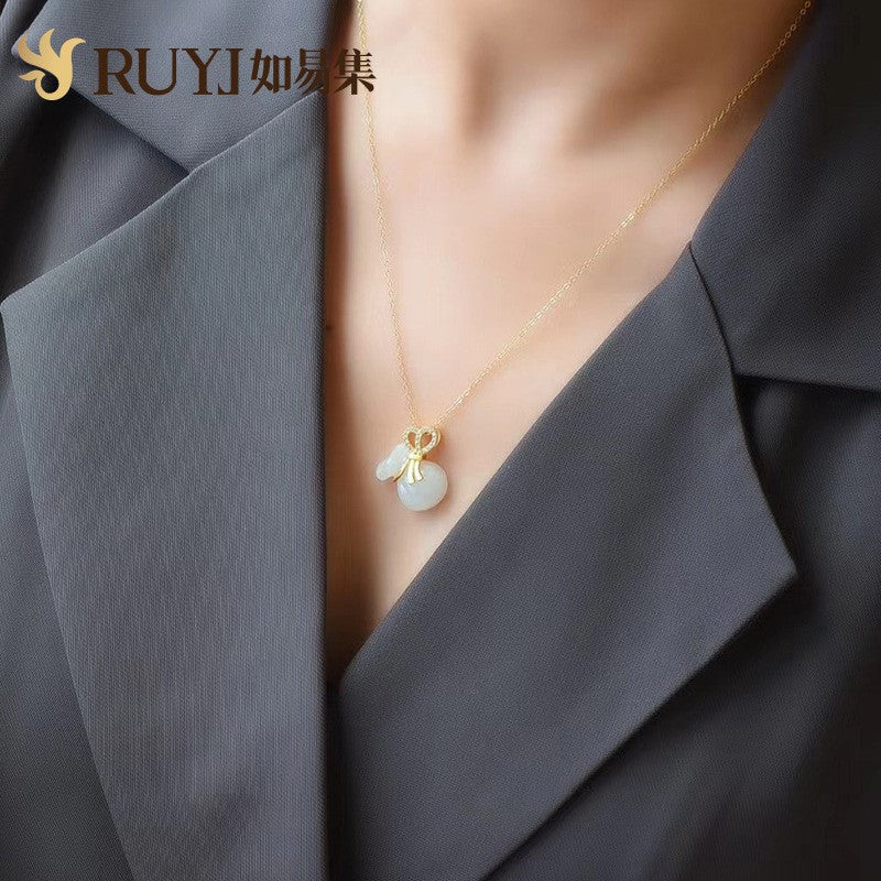 Classic Silver Necklace with Timeless Appeal