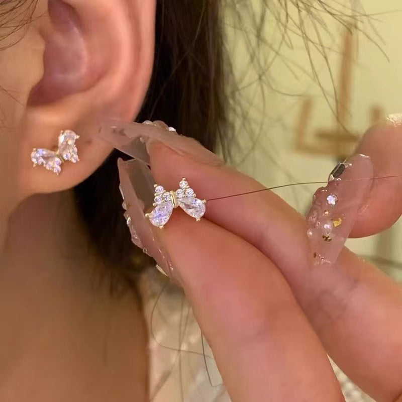 Charming Earring for Any Occasion