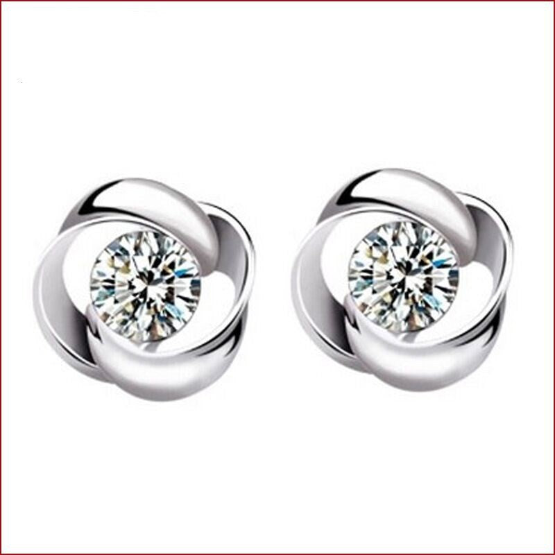 Elegant Silver Earring for Every Occasion
