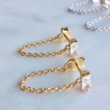 Romantic Gold Earring for Special Moments