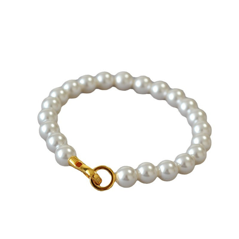 Charming Gold Bracelet for Any Occasion