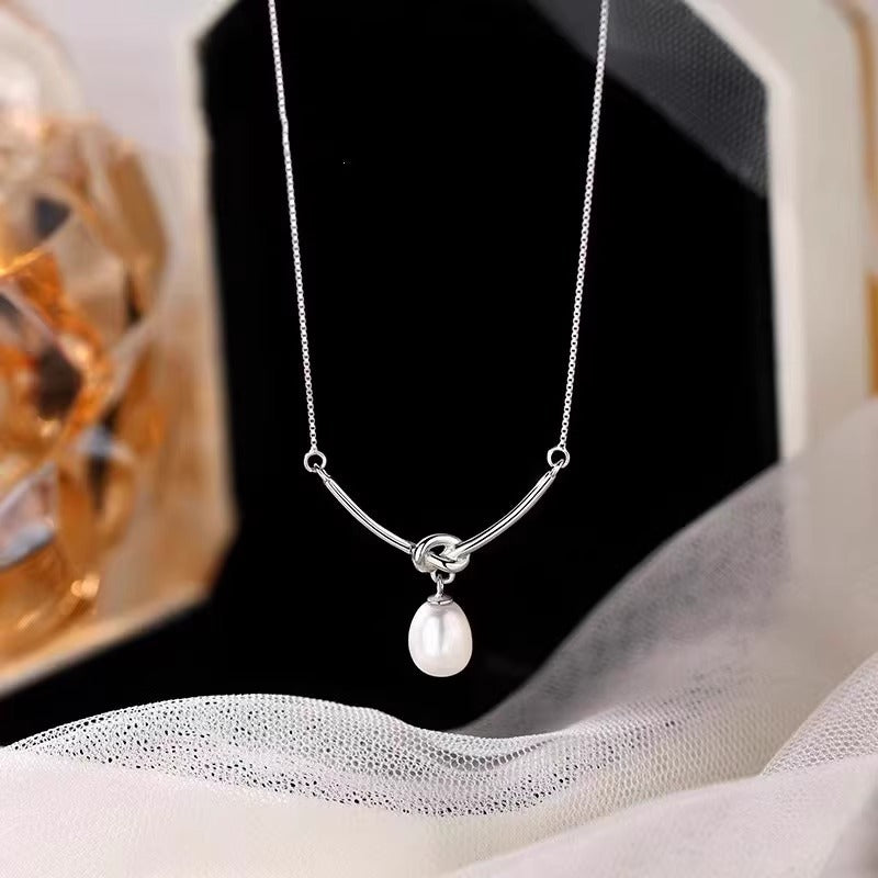 Romantic Pearl Necklace for Special Moments