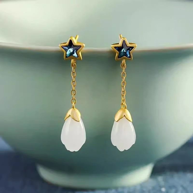 Charming Silver Earring for Any Occasion