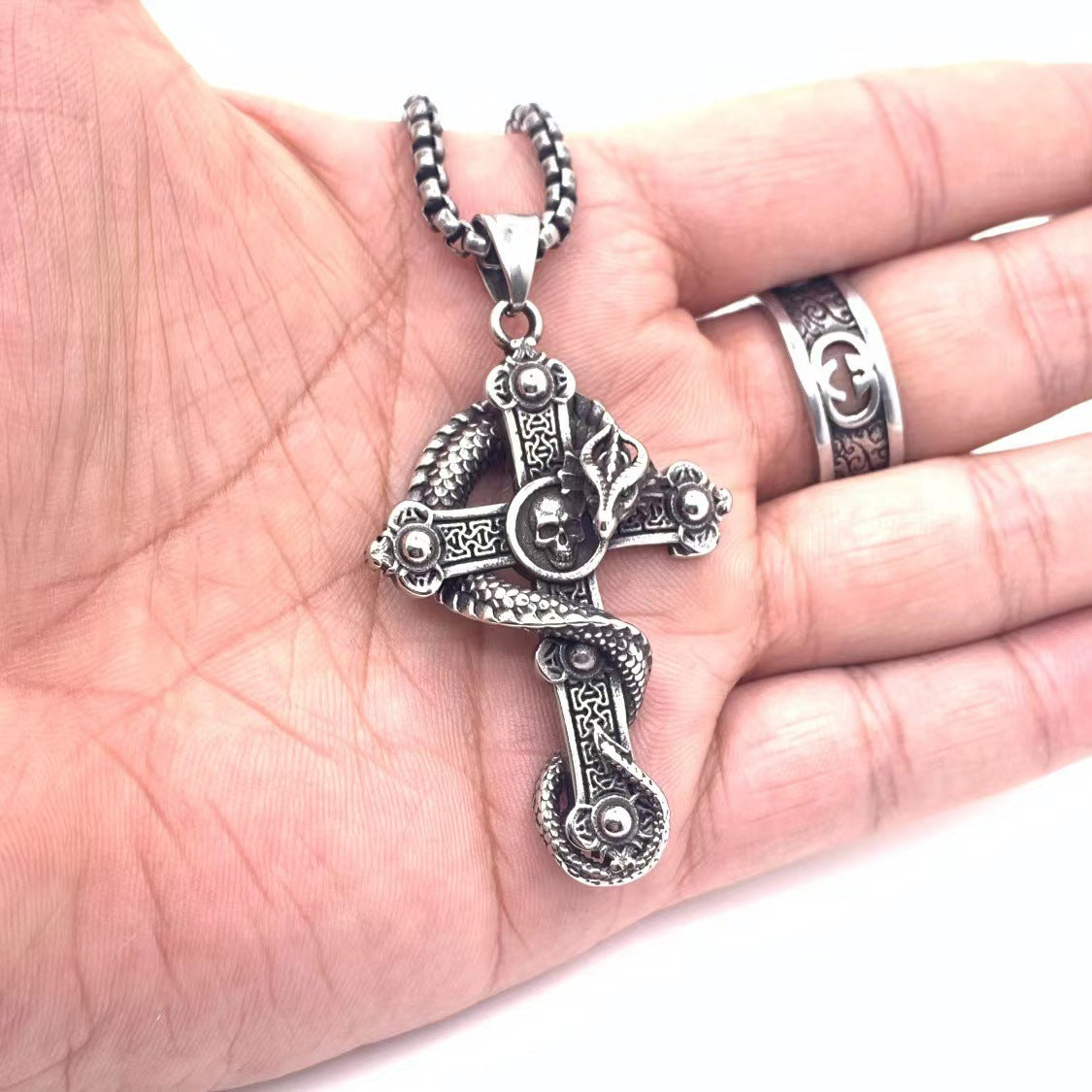 Charming Pendant for Any Occasion