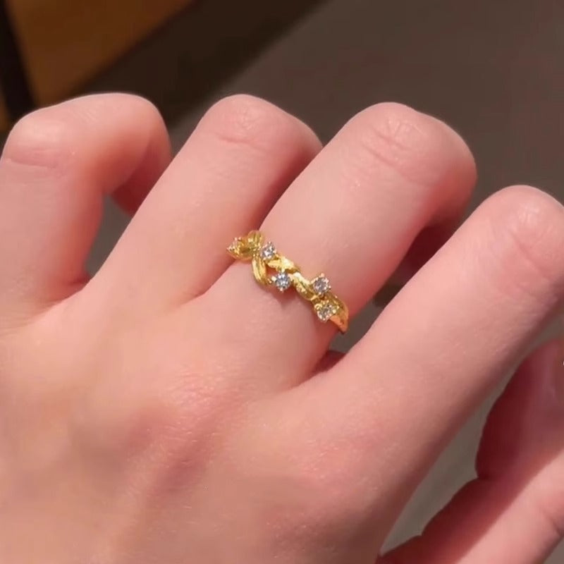 Charming Gold Ring for Any Occasion