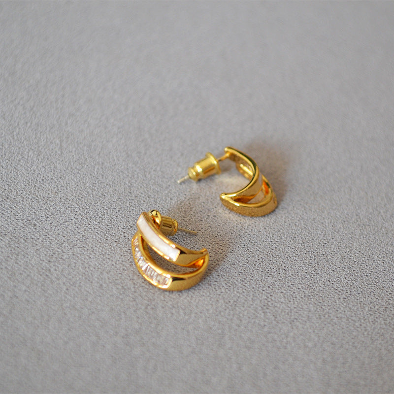 Romantic Silver Earring for Special Moments