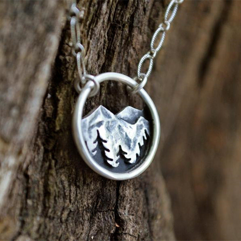 Romantic Silver Necklace for Special Moments