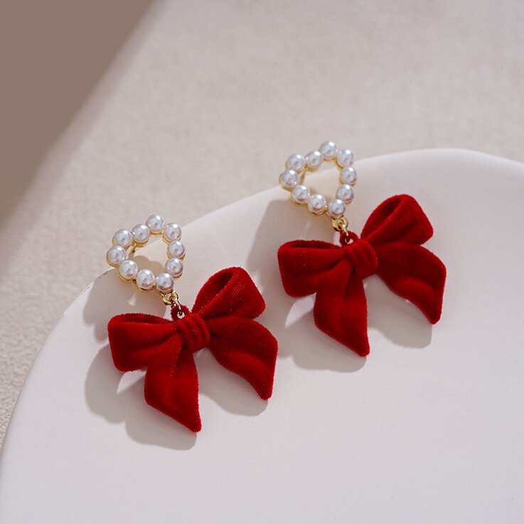 Classic Pearl Earring with Timeless Appeal