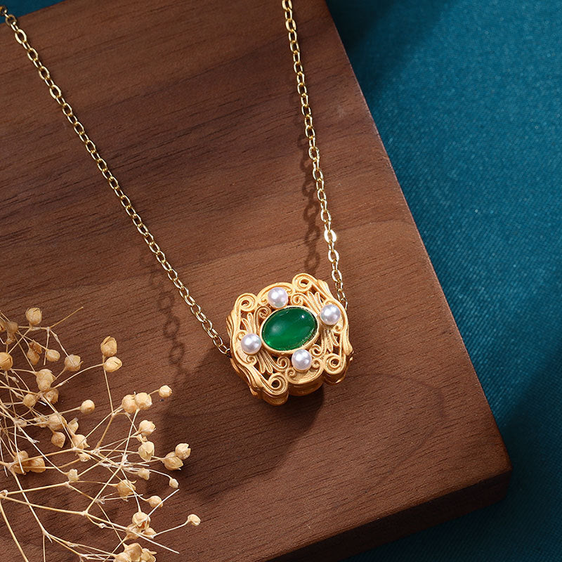 Stunning Gold Necklace for Daily Wear