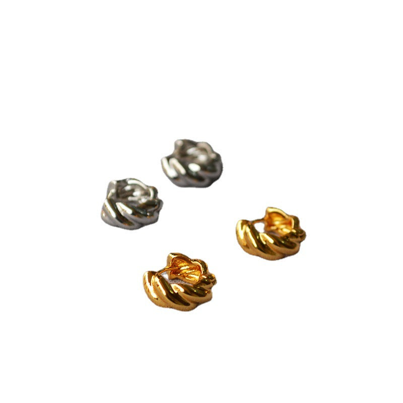 Romantic Gold Earring for Special Moments