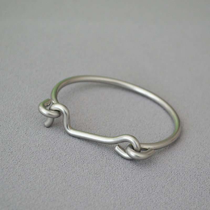 Classic Gold Bracelet with Timeless Appeal