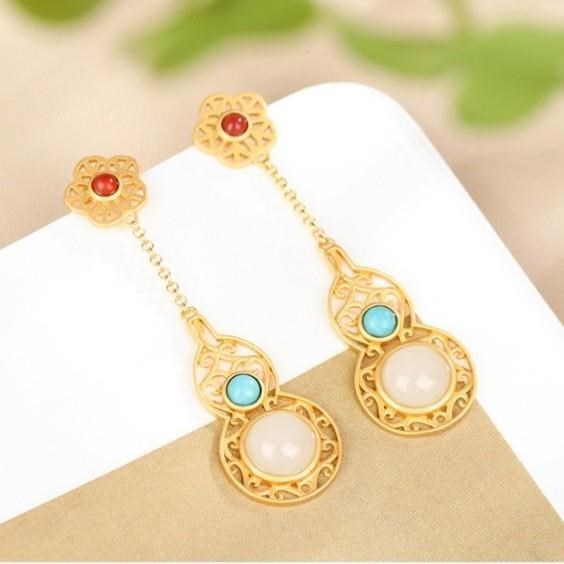 Romantic Gold Earring for Special Moments