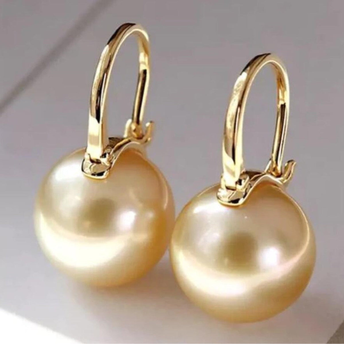 Beautiful Silver Earring with Unique Style
