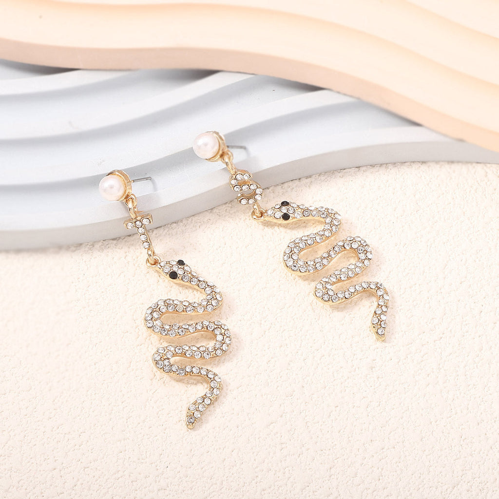 Stunning Pearl Earring for Daily Wear