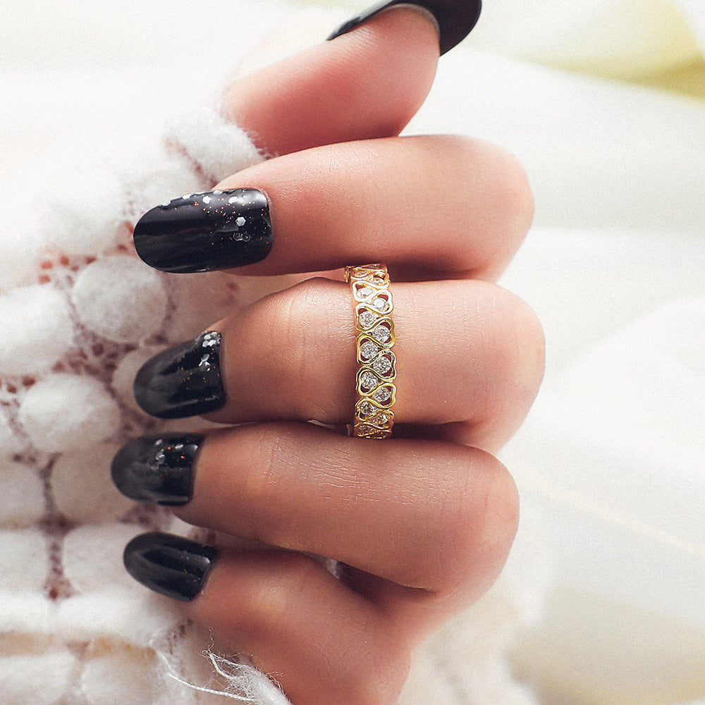 Classic Gold Ring with Timeless Appeal
