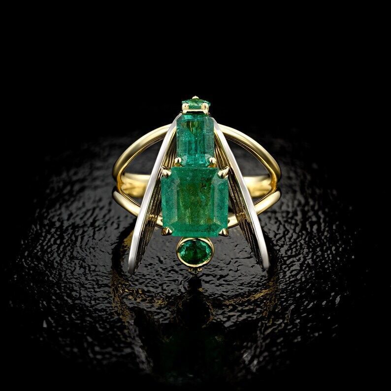 Classic Gold Ring with Timeless Appeal