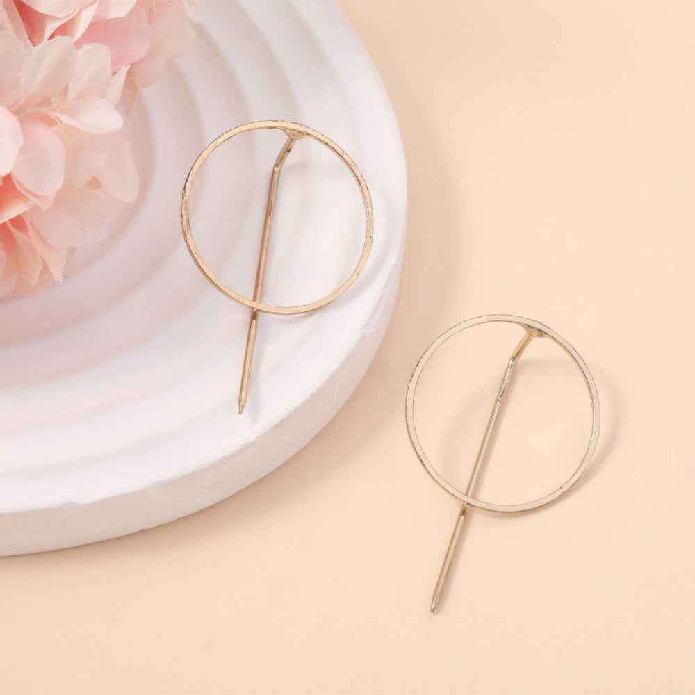Charming Gold Piece for Any Occasion