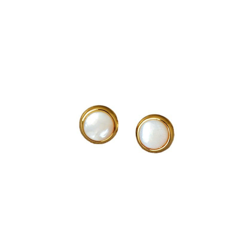 Beautiful Gold Earring with Unique Style