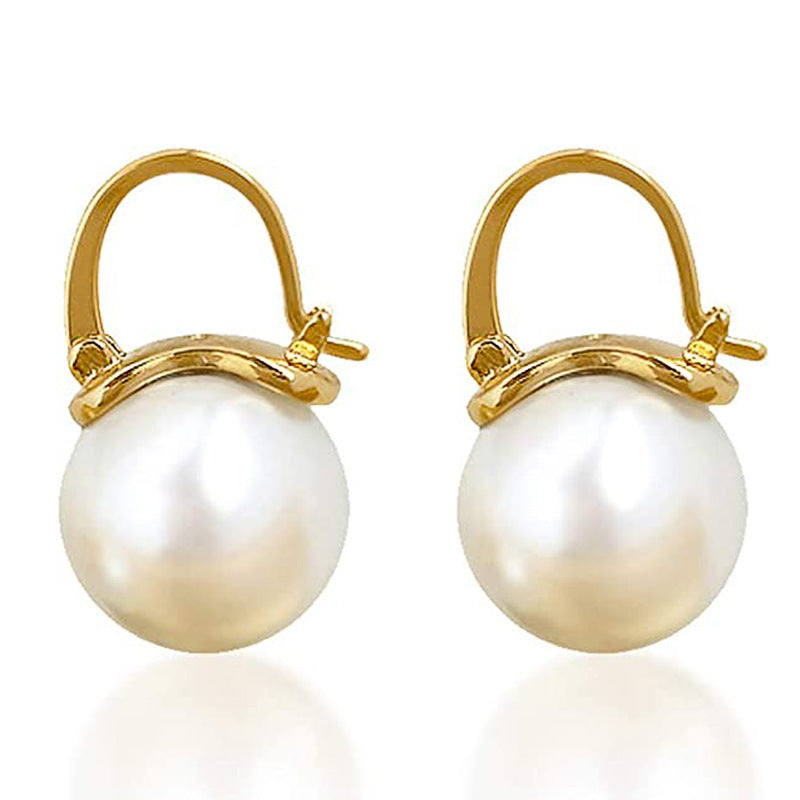 Classic Pearl Earring with Timeless Appeal