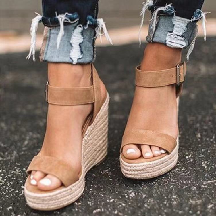 Chic Orthopedic Sandals with Unique Design