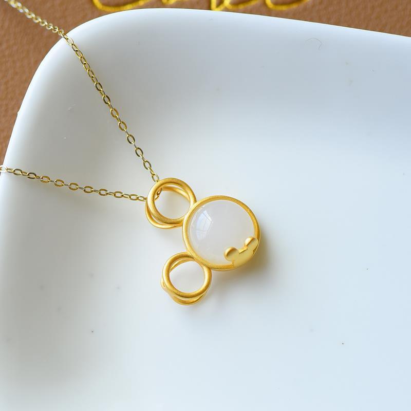 Stunning Gold Necklace for Daily Wear