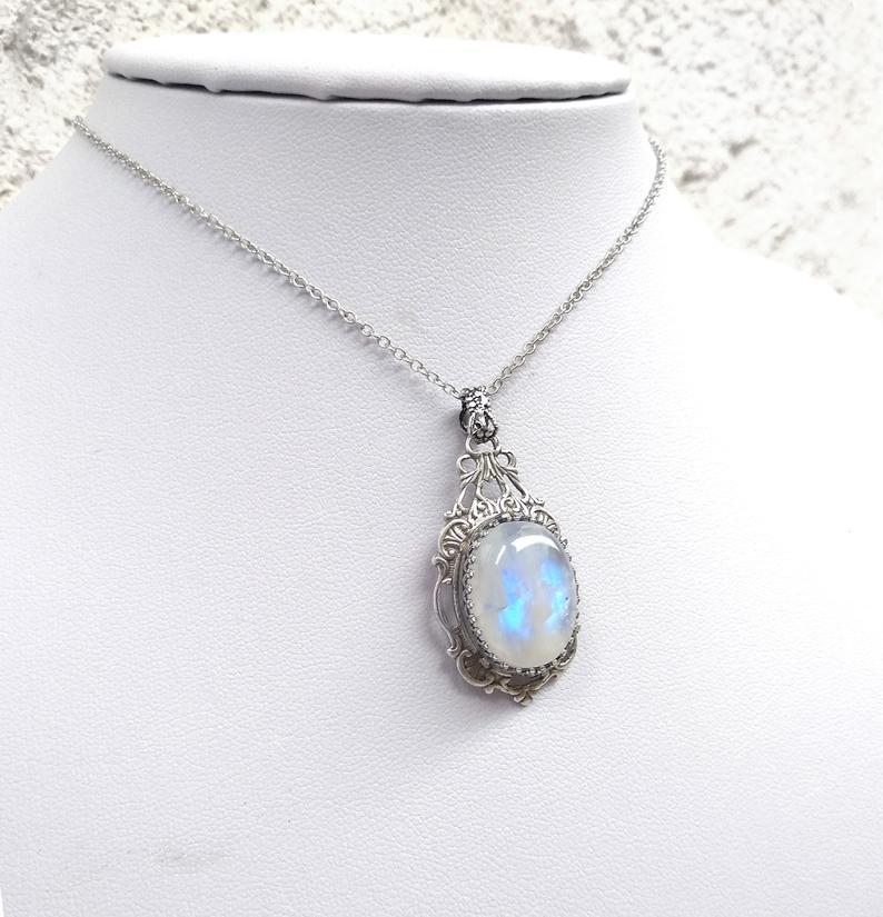 Stunning Necklace for Daily Wear
