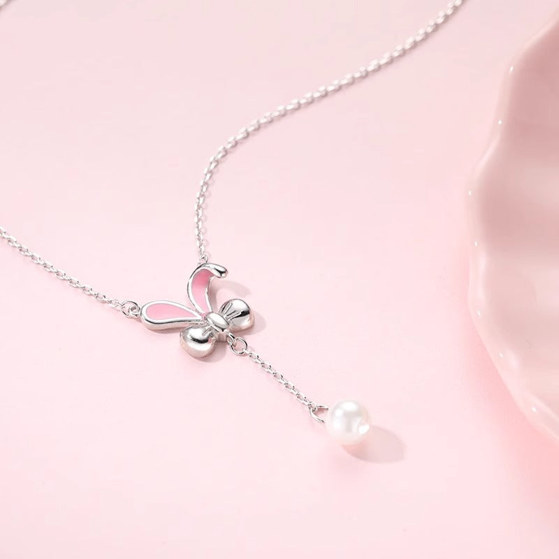 Classic Pearl Necklace with Timeless Appeal