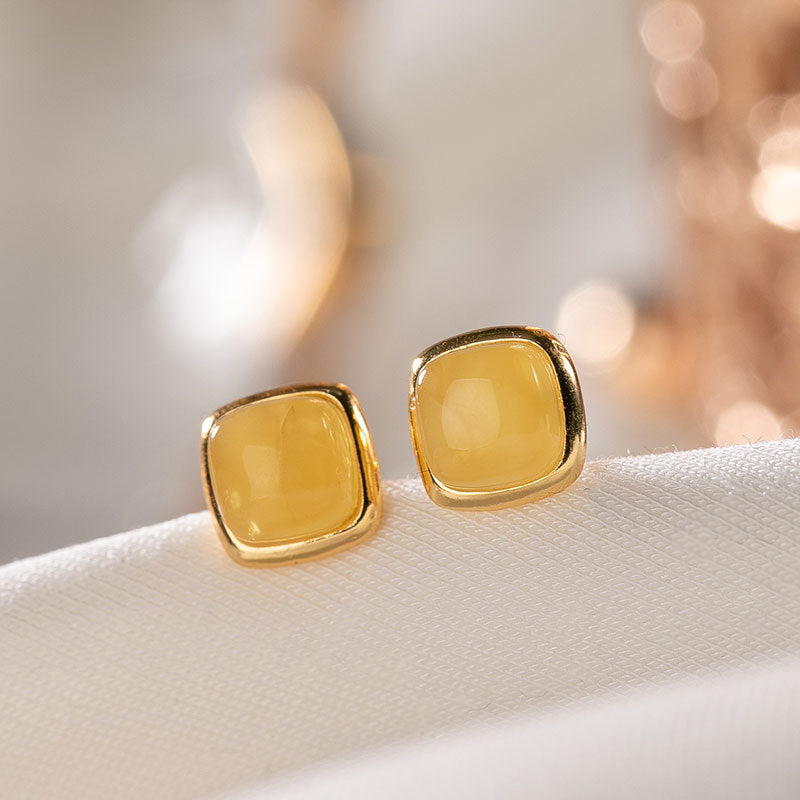 Beautiful Gold Earring with Unique Style