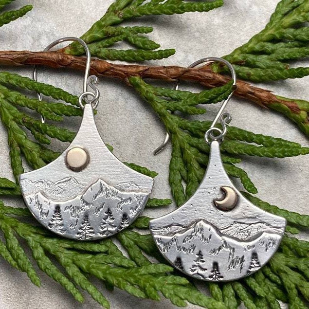 Charming Earring for Any Occasion
