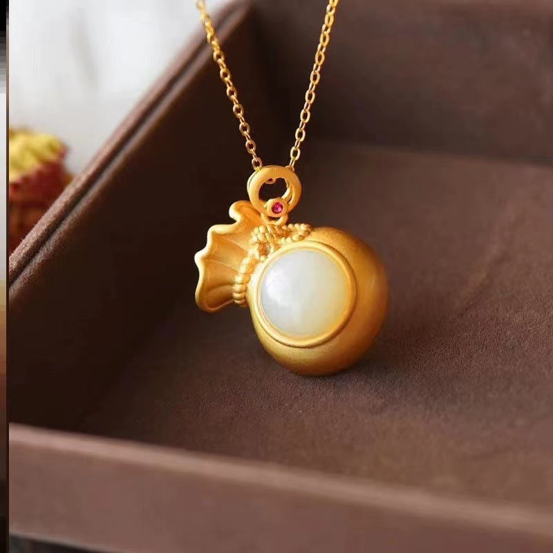Classic Silver Necklace with Timeless Appeal