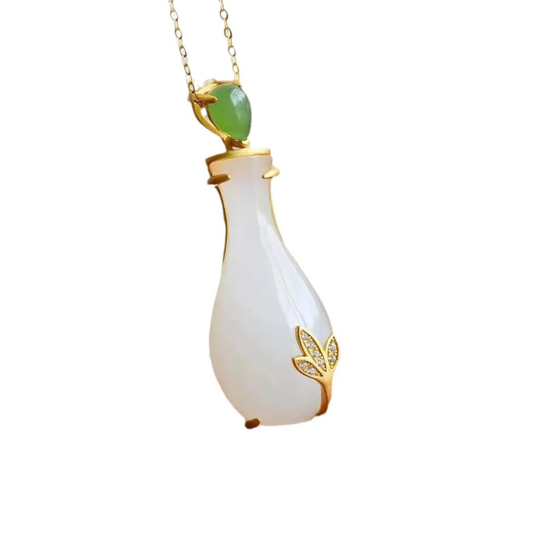 Charming Silver Necklace for Any Occasion