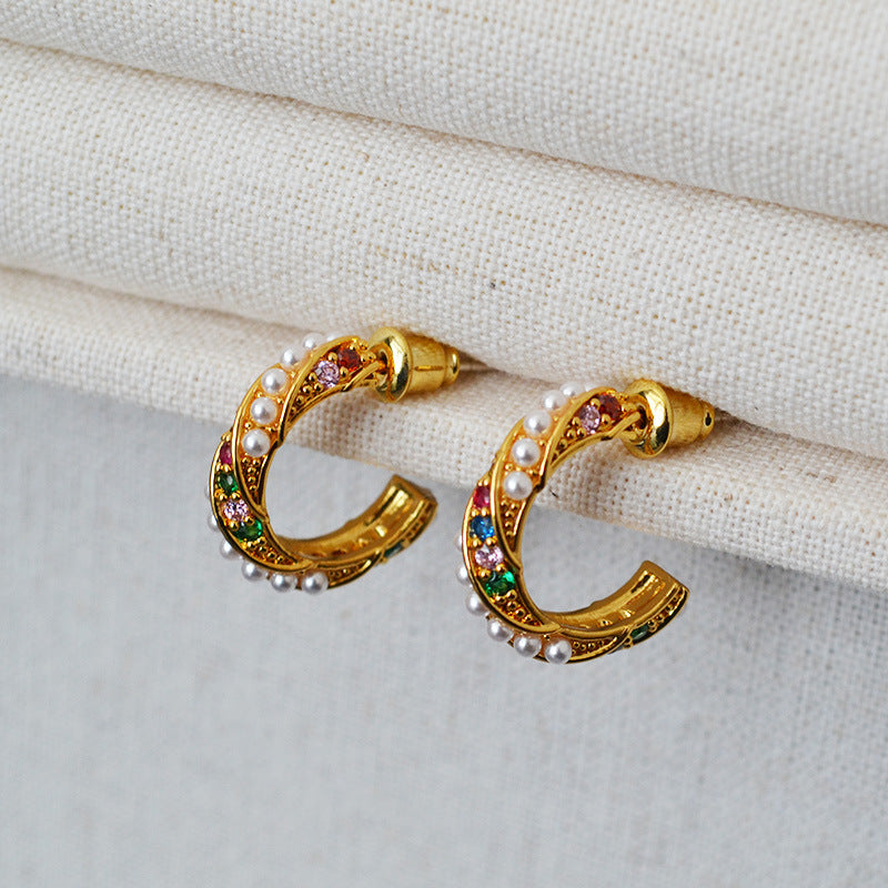Romantic Gold Earring for Special Moments