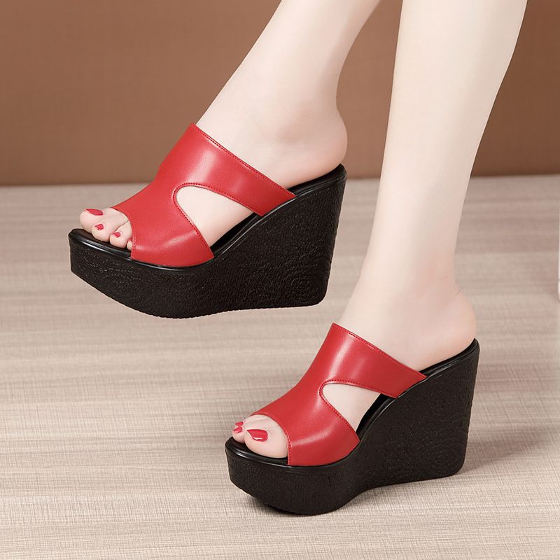 Chic Orthopedic Sandals with Unique Design