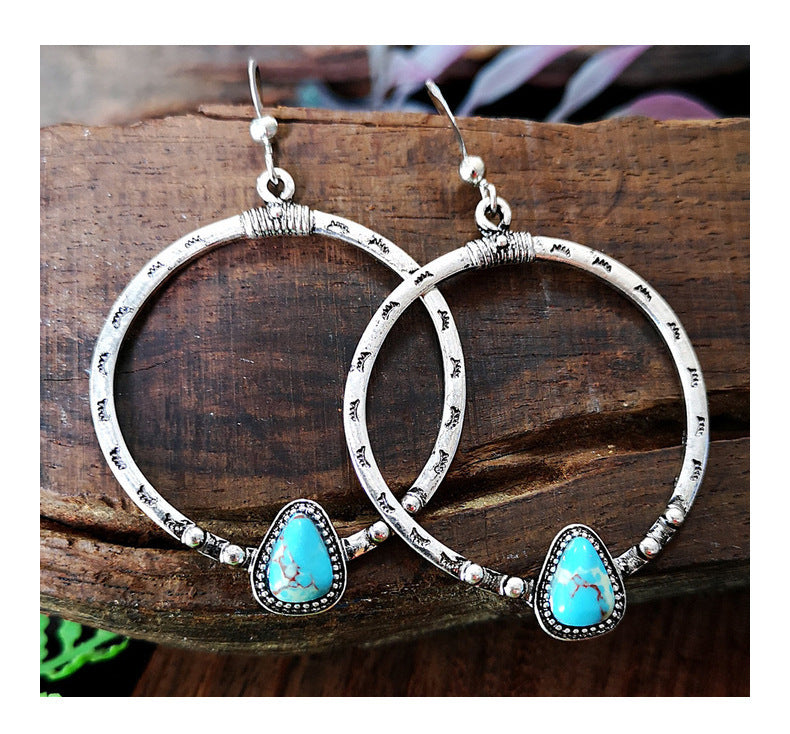 Romantic Silver Earring for Special Moments
