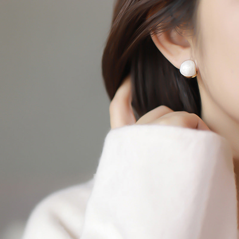 Charming Earring for Any Occasion
