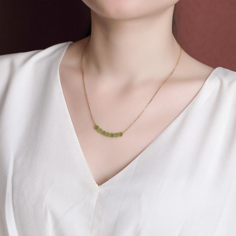 Romantic Gold Necklace for Special Moments