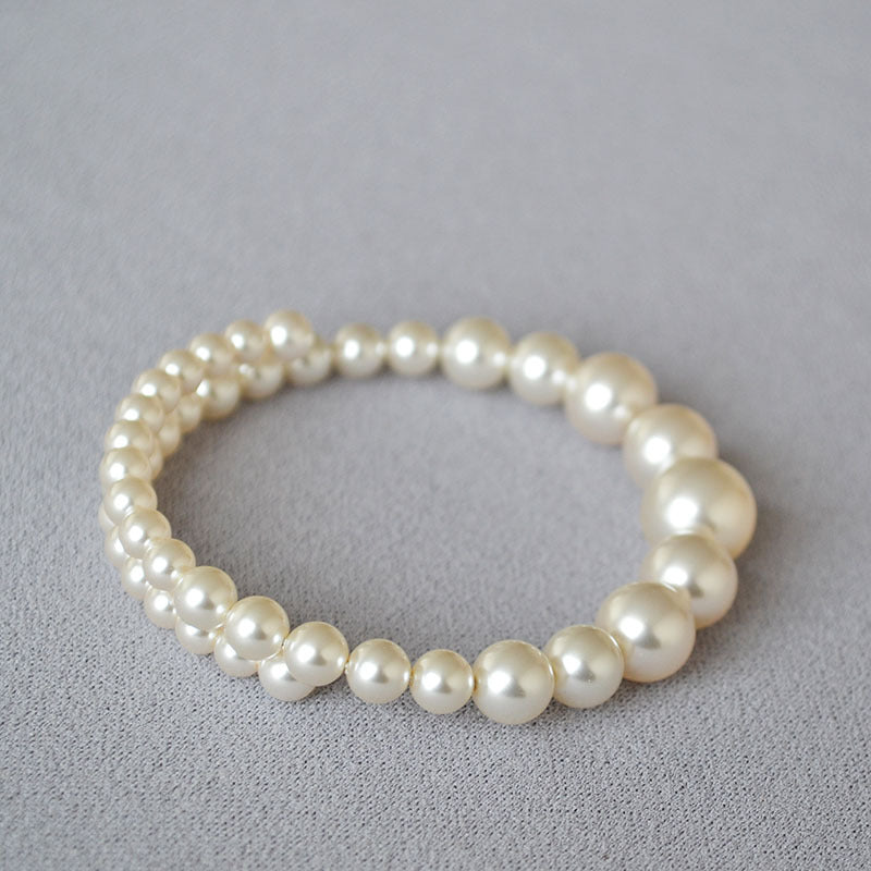 Beautiful Pearl Bracelet with Unique Style