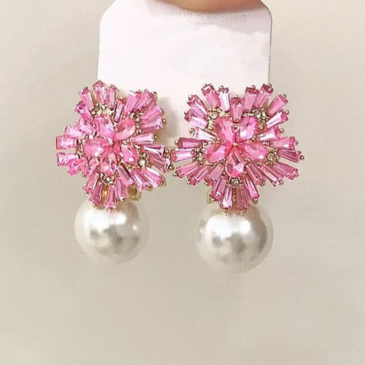 Romantic Pearl Earring for Special Moments