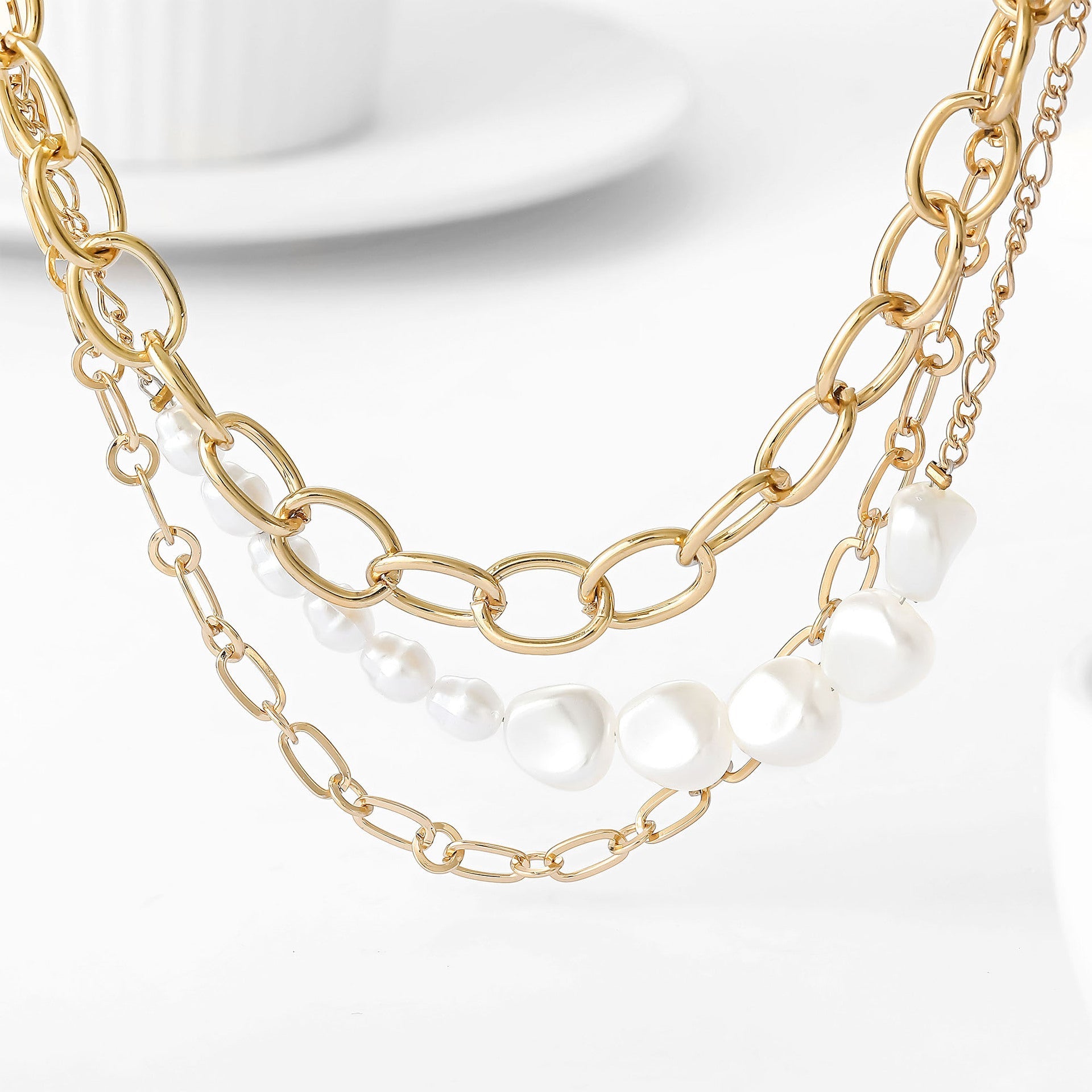 Classic Gold Necklace with Timeless Appeal