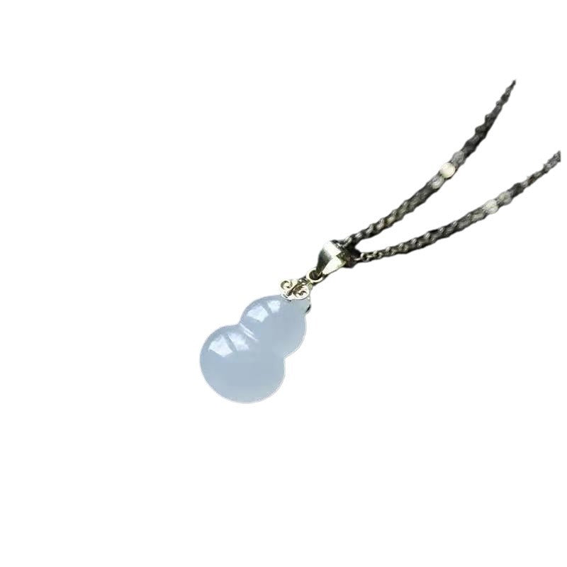 Romantic Silver Necklace for Special Moments
