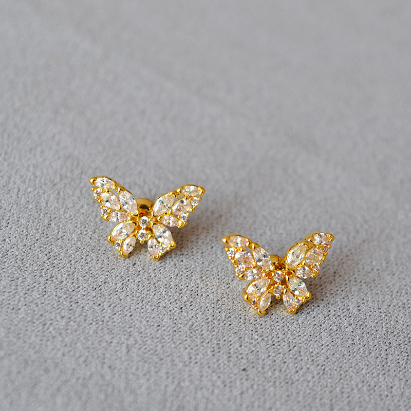Classic Gold Earring with Timeless Appeal