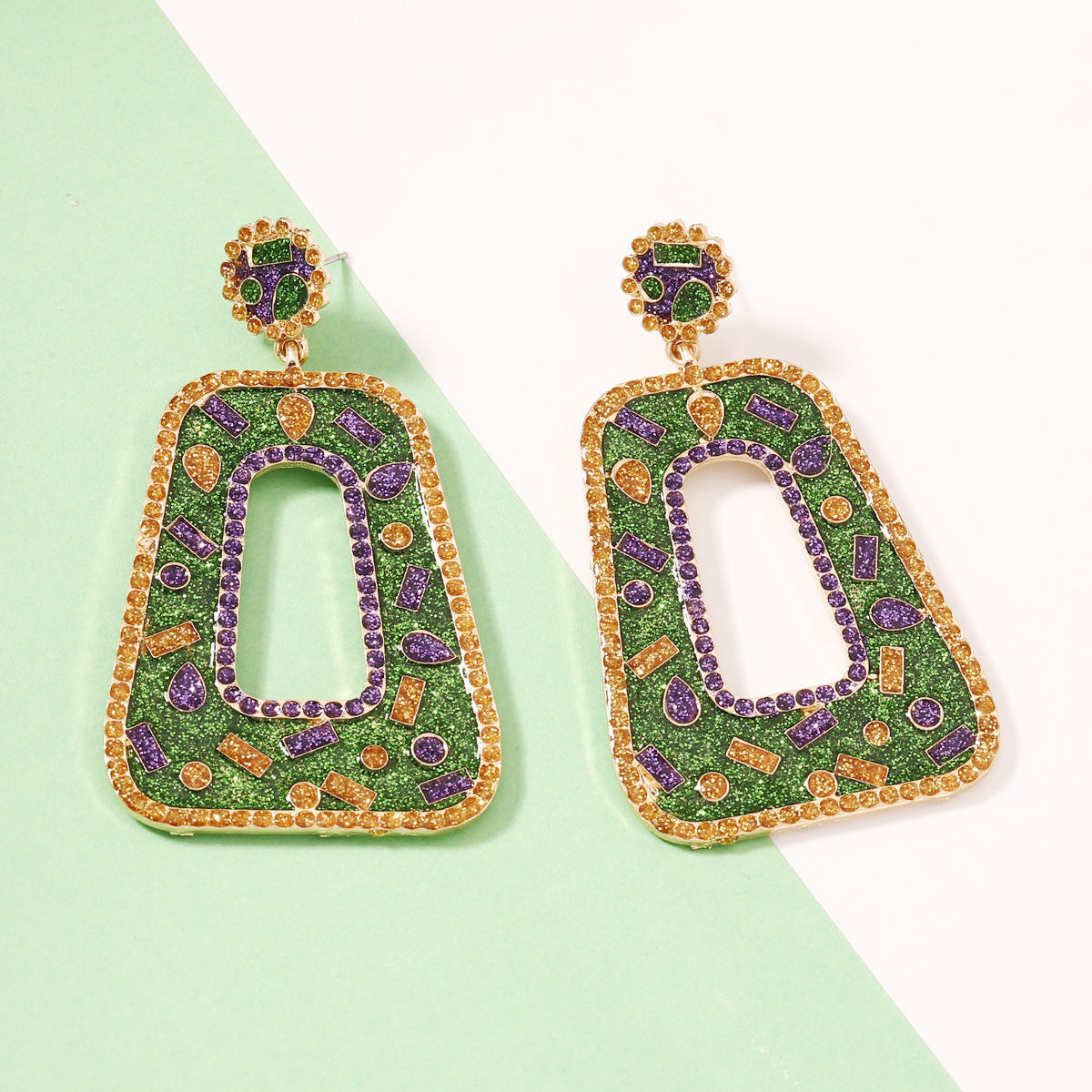 Charming Earring for Any Occasion