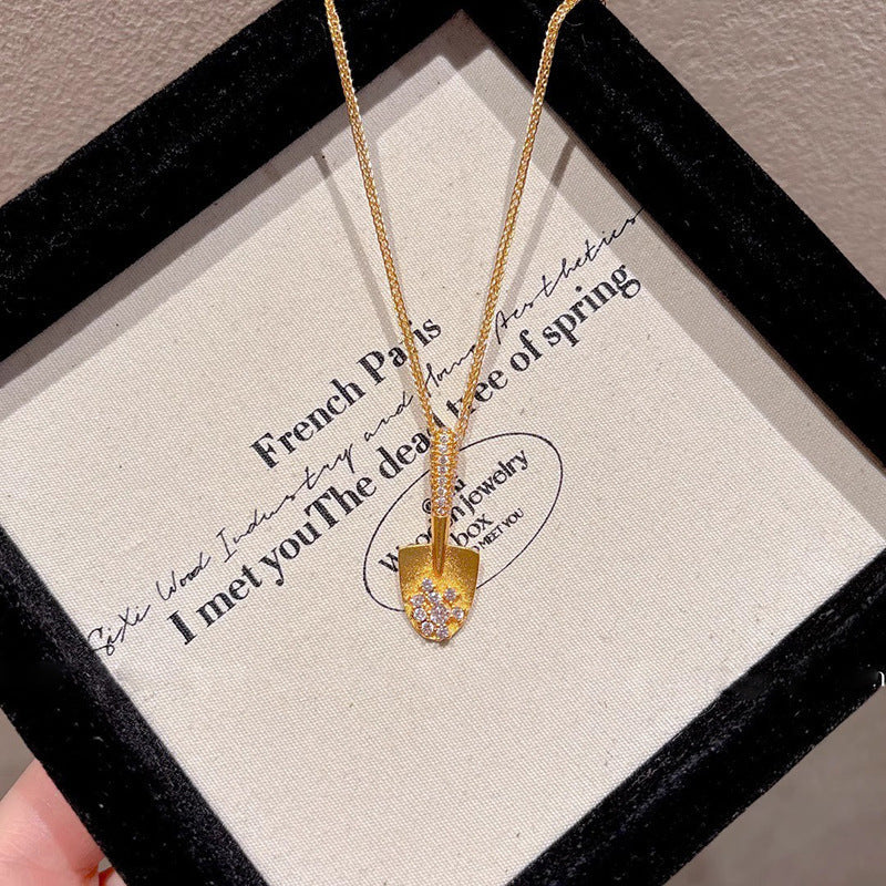 Elegant Gold Necklace for Every Occasion