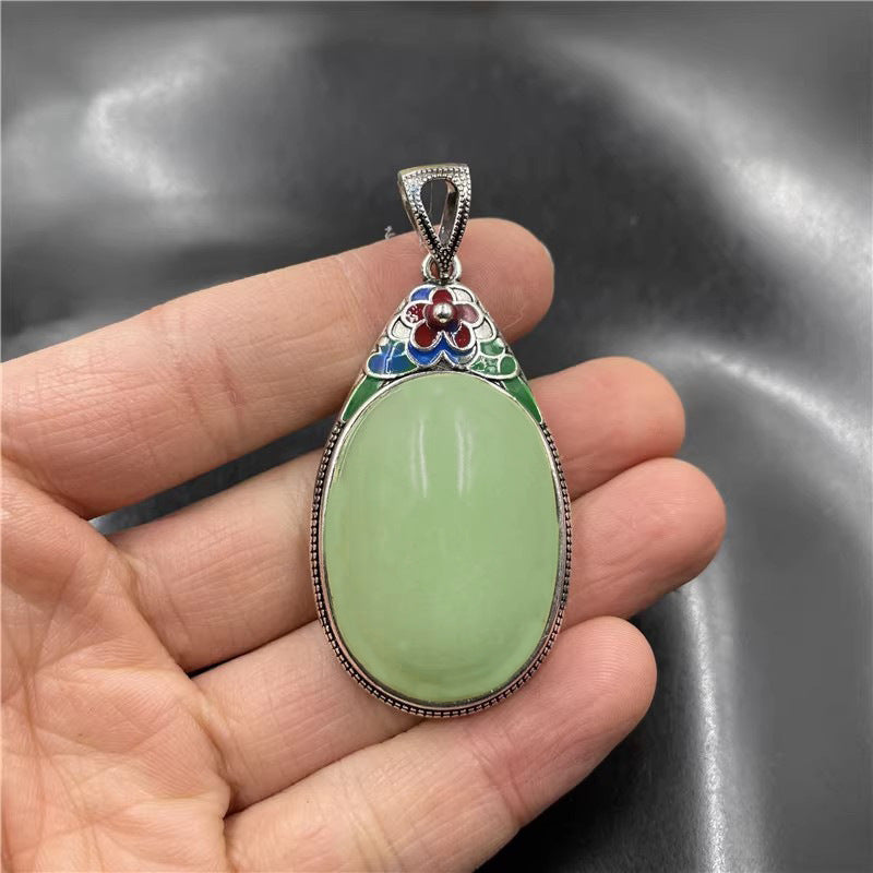 Charming Silver Necklace for Any Occasion
