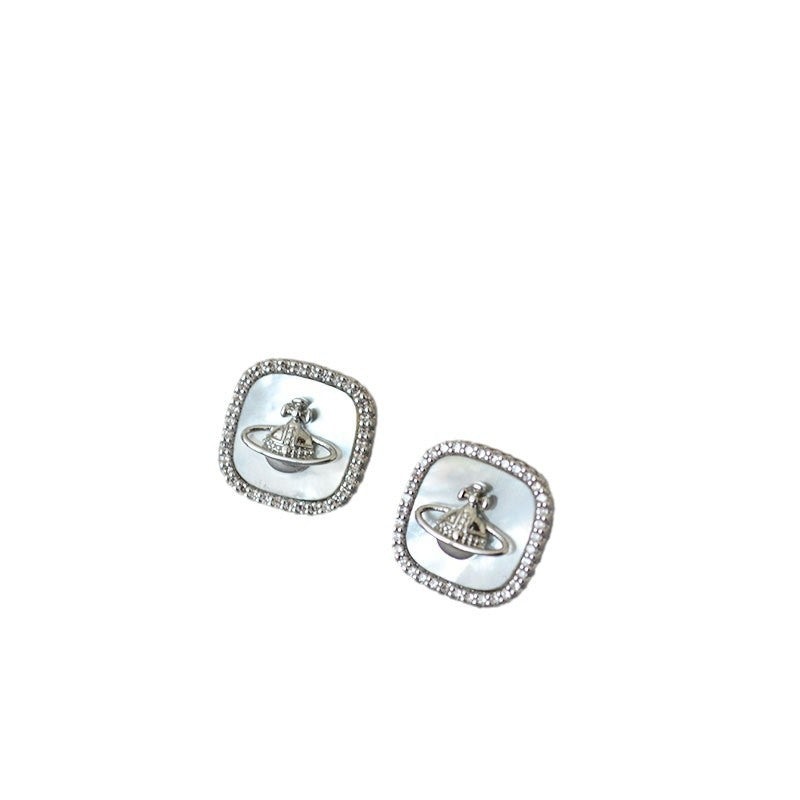 Elegant Silver Earring for Every Occasion