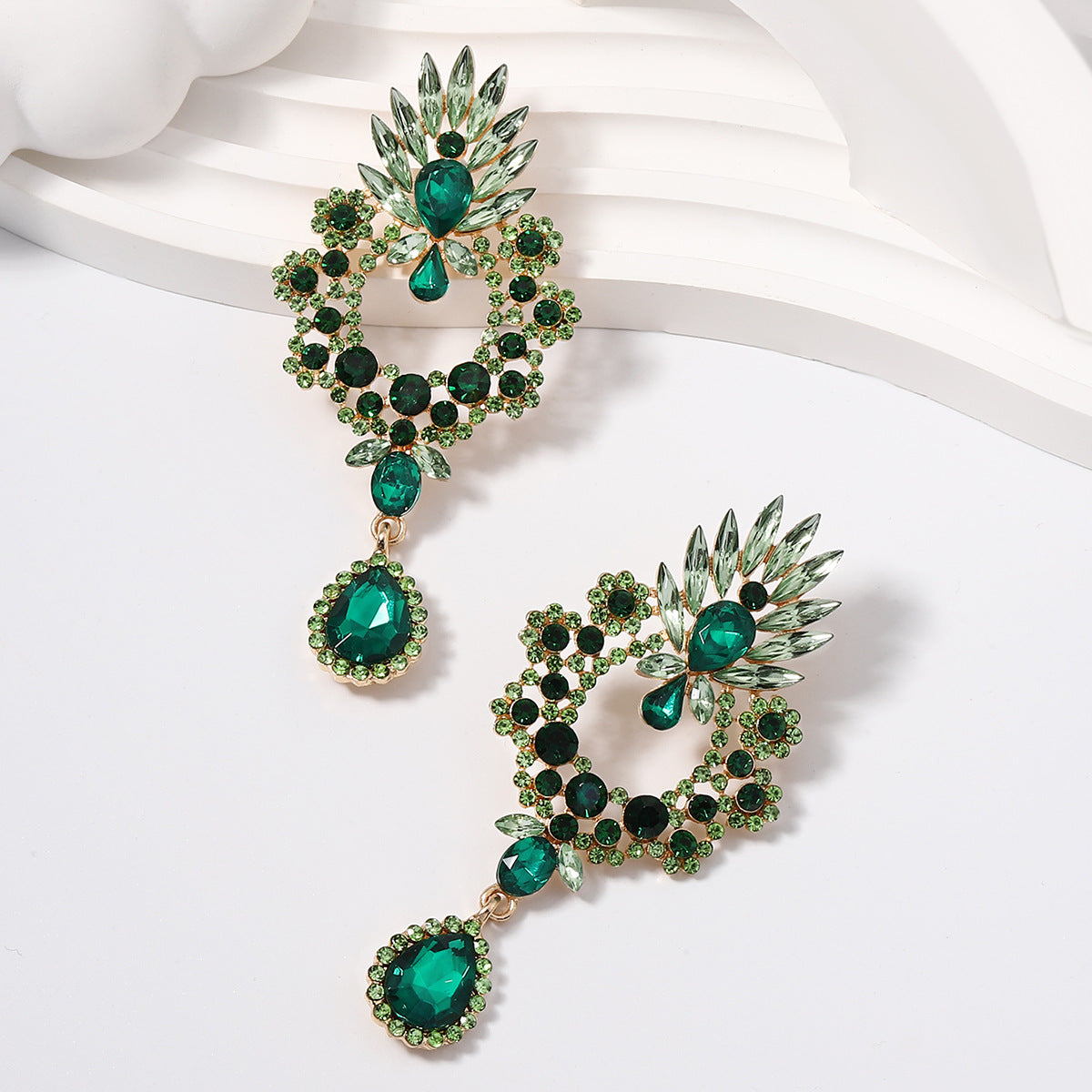 Charming Earring for Any Occasion